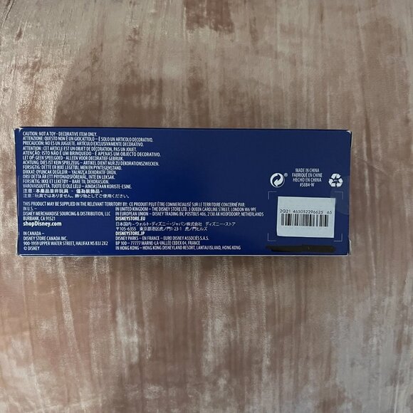 DISNEY Collectable 2021 Key Mickey & Minnie - NWT - Picture 3 of 4